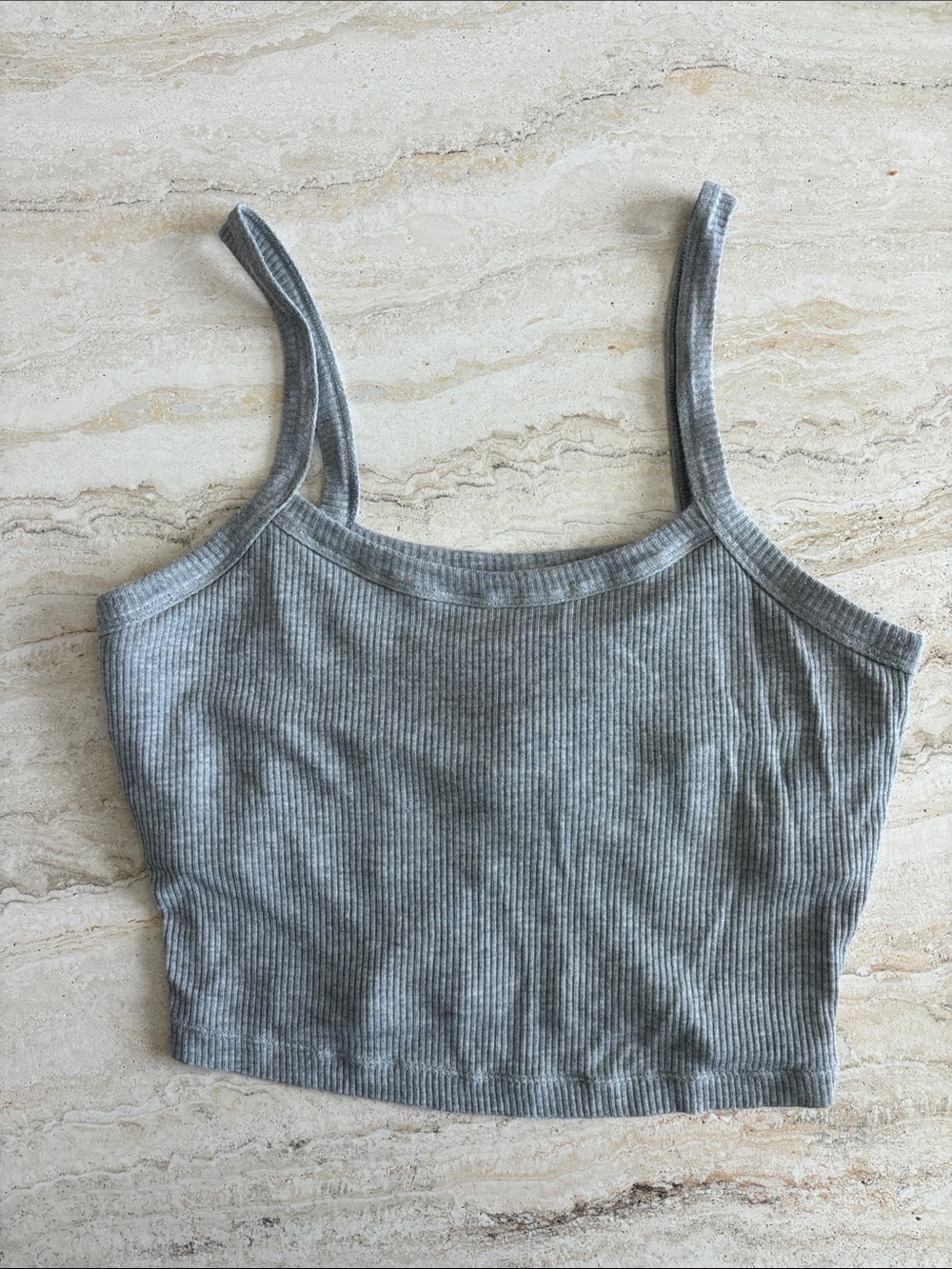ALO YOGA | ribbed cropped soft gray whisper tank L
